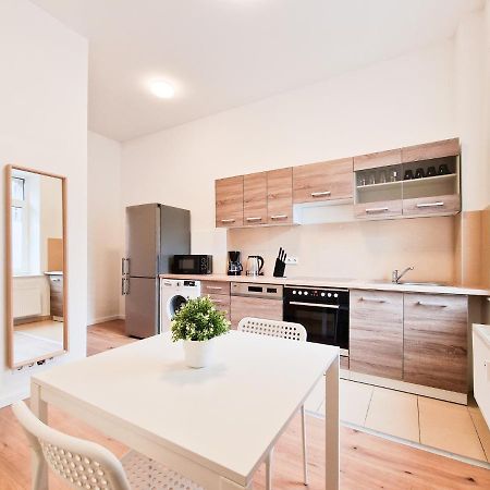 Raj Living - 1 Or 4 Room Apartments - 15 Min To Messe Dus - 10 Min Old Town Dus Düsseldorf Exterior foto